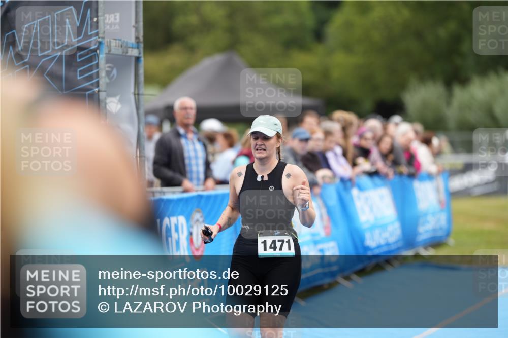 30.08.2026 - Elbe Triathlon Hamburg LAZAROV Photography http://msf.ph/oto/10029125 30.08.2026 12:10:29 Ziel 1427, 1471, 1539 meine-sportfotos.de