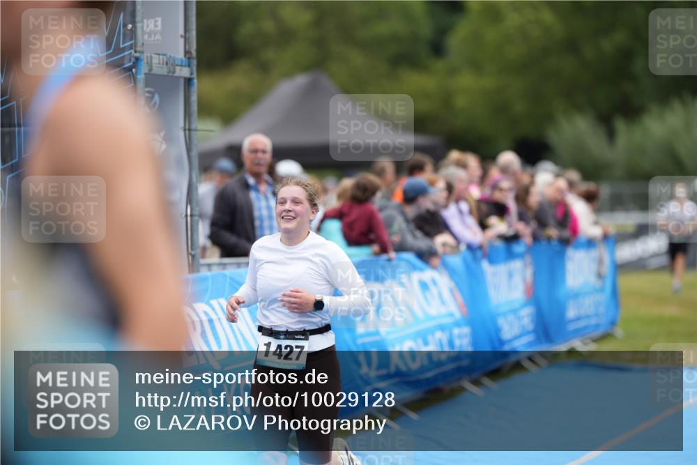 30.08.2026 - Elbe Triathlon Hamburg LAZAROV Photography http://msf.ph/oto/10029128 30.08.2026 12:10:36 Ziel 1427, 1631 meine-sportfotos.de