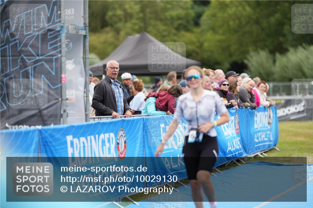 30.08.2026 - Elbe Triathlon Hamburg LAZAROV Photography http://msf.ph/oto/10029130 30.08.2026 12:10:44 Ziel 1631 meine-sportfotos.de