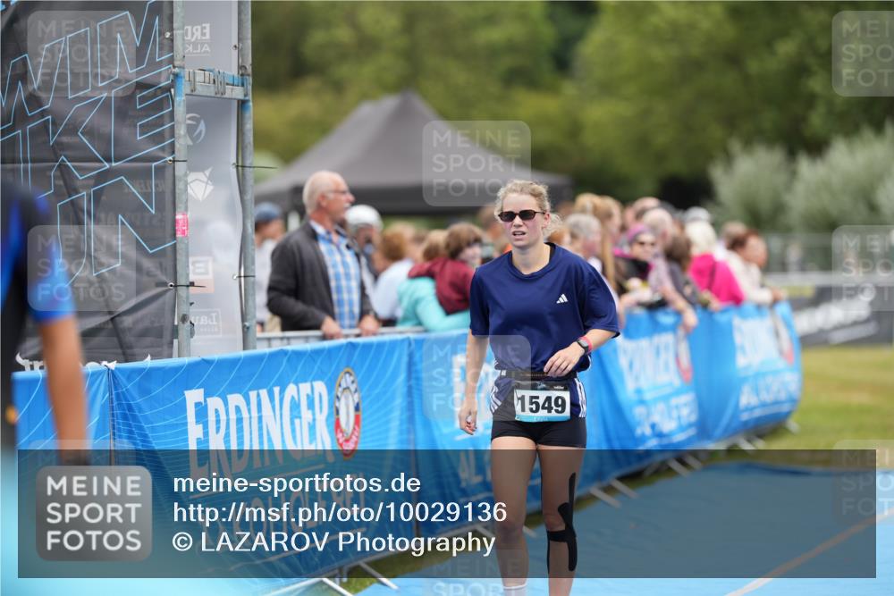 30.08.2026 - Elbe Triathlon Hamburg LAZAROV Photography http://msf.ph/oto/10029136 30.08.2026 12:10:59 Ziel 1377, 1549 meine-sportfotos.de