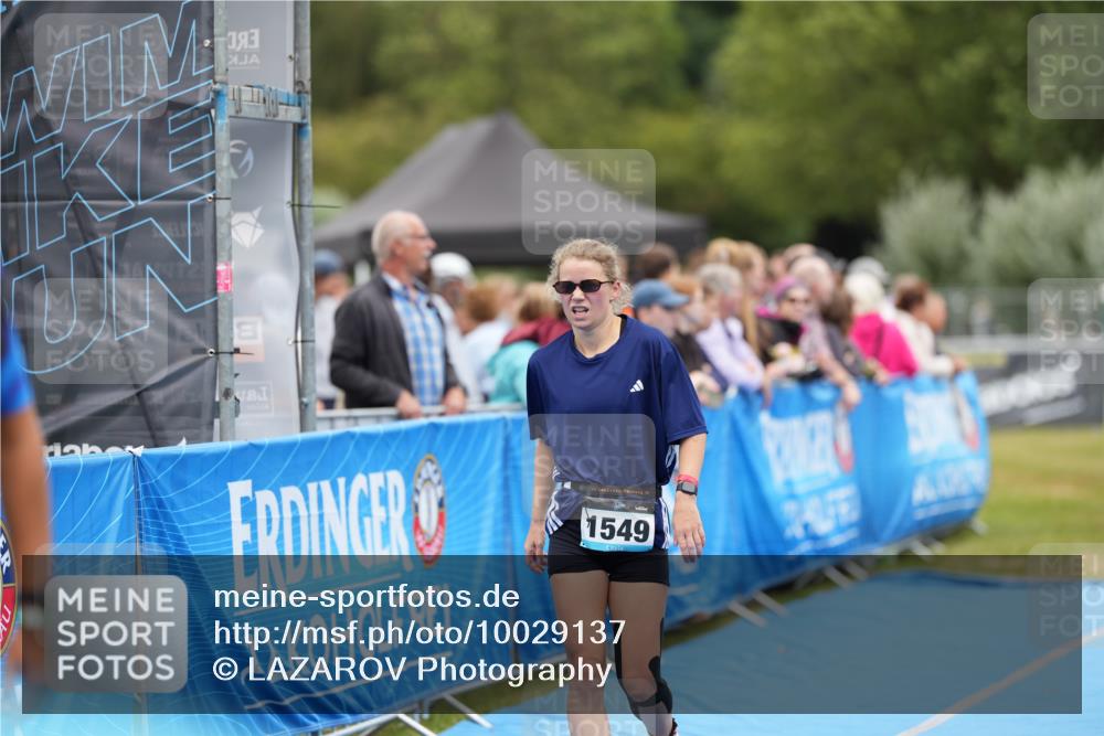 30.08.2026 - Elbe Triathlon Hamburg LAZAROV Photography http://msf.ph/oto/10029137 30.08.2026 12:10:59 Ziel 1377, 1549 meine-sportfotos.de