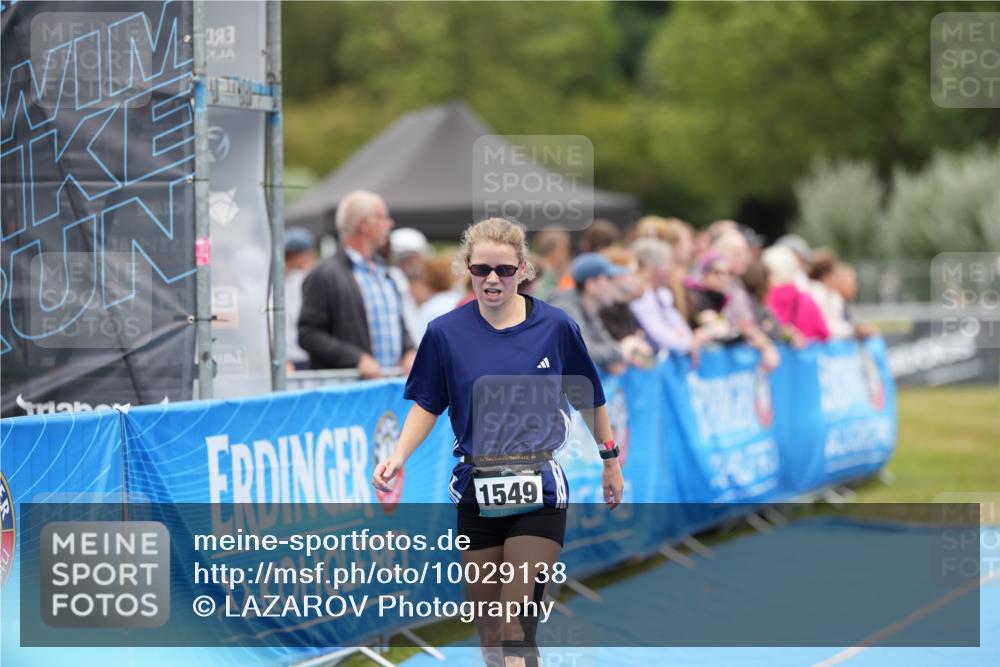 30.08.2026 - Elbe Triathlon Hamburg LAZAROV Photography http://msf.ph/oto/10029138 30.08.2026 12:11:00 Ziel 1549 meine-sportfotos.de