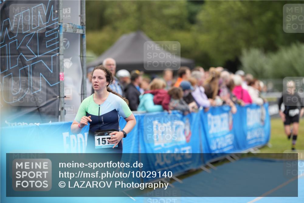 30.08.2026 - Elbe Triathlon Hamburg LAZAROV Photography http://msf.ph/oto/10029140 30.08.2026 12:11:12 Ziel 1534, 1576, 1581 meine-sportfotos.de