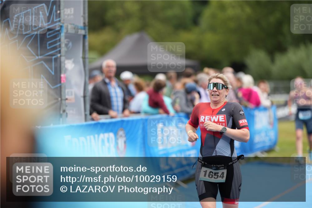 30.08.2026 - Elbe Triathlon Hamburg LAZAROV Photography http://msf.ph/oto/10029159 30.08.2026 12:11:37 Ziel 893, 1654, 1689 meine-sportfotos.de