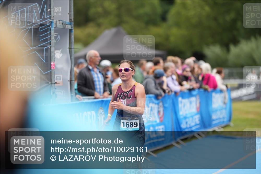30.08.2026 - Elbe Triathlon Hamburg LAZAROV Photography http://msf.ph/oto/10029161 30.08.2026 12:11:40 Ziel 1583, 1654, 1689 meine-sportfotos.de