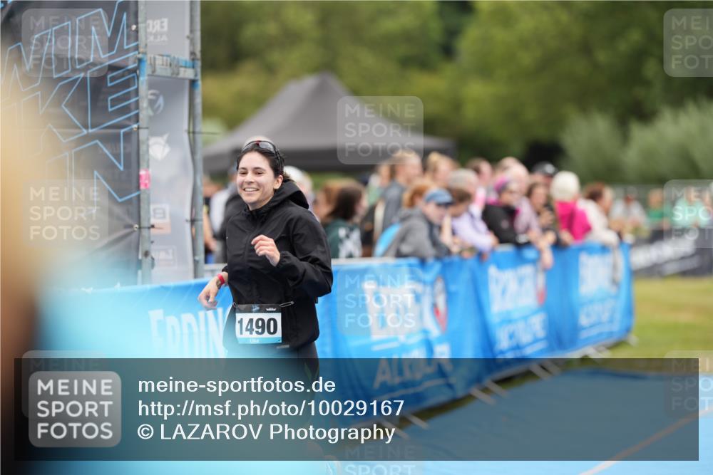 30.08.2026 - Elbe Triathlon Hamburg LAZAROV Photography http://msf.ph/oto/10029167 30.08.2026 12:12:08 Ziel 1490 meine-sportfotos.de
