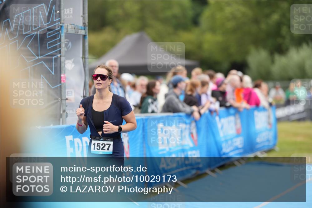 30.08.2026 - Elbe Triathlon Hamburg LAZAROV Photography http://msf.ph/oto/10029173 30.08.2026 12:12:30 Ziel 1527, 1596 meine-sportfotos.de