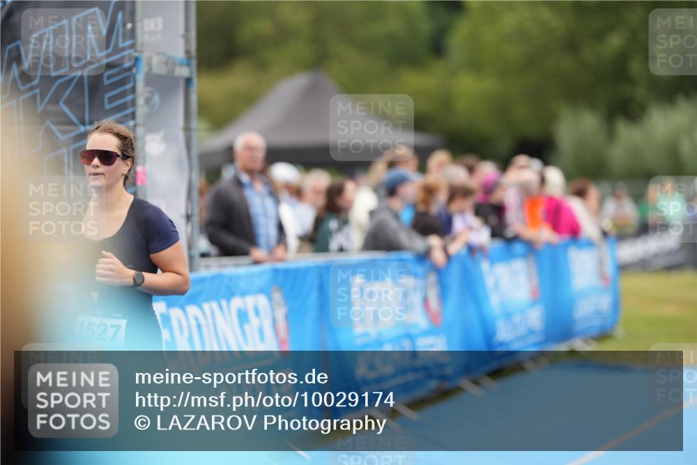 30.08.2026 - Elbe Triathlon Hamburg LAZAROV Photography http://msf.ph/oto/10029174 30.08.2026 12:12:31 Ziel 803, 1527, 1596 meine-sportfotos.de