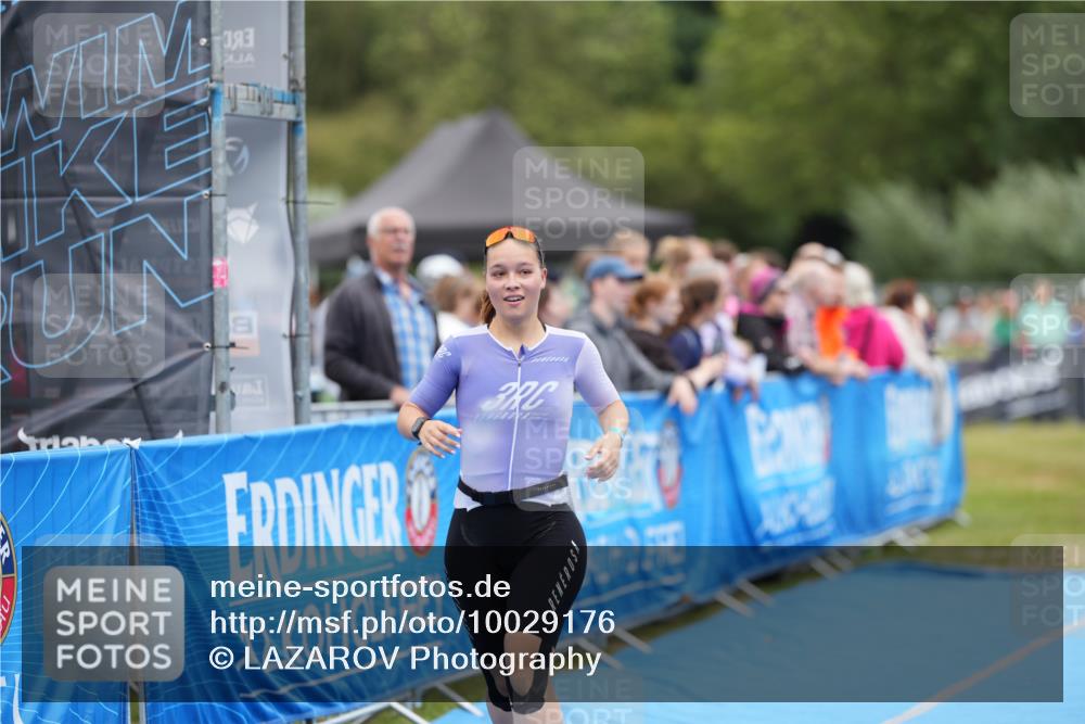 30.08.2026 - Elbe Triathlon Hamburg LAZAROV Photography http://msf.ph/oto/10029176 30.08.2026 12:12:40 Ziel 803 meine-sportfotos.de
