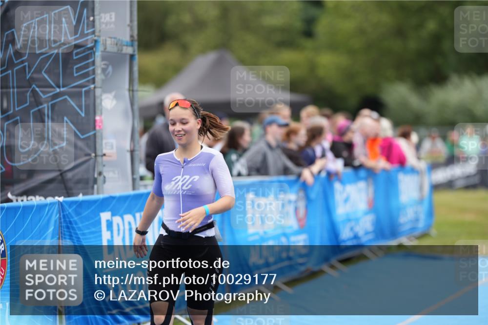 30.08.2026 - Elbe Triathlon Hamburg LAZAROV Photography http://msf.ph/oto/10029177 30.08.2026 12:12:40 Ziel 803 meine-sportfotos.de