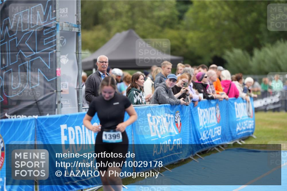 30.08.2026 - Elbe Triathlon Hamburg LAZAROV Photography http://msf.ph/oto/10029178 30.08.2026 12:12:56 Ziel 1399 meine-sportfotos.de