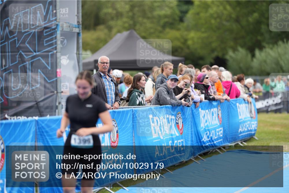 30.08.2026 - Elbe Triathlon Hamburg LAZAROV Photography http://msf.ph/oto/10029179 30.08.2026 12:12:56 Ziel 1399 meine-sportfotos.de