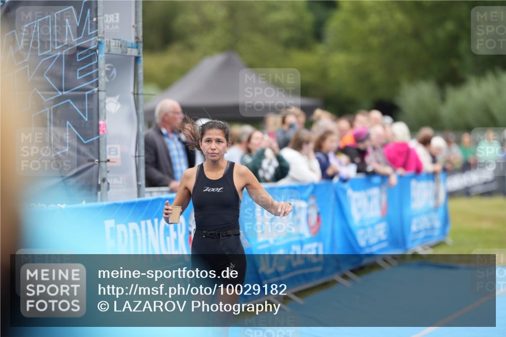 30.08.2026 - Elbe Triathlon Hamburg LAZAROV Photography http://msf.ph/oto/10029182 30.08.2026 12:13:26 Ziel 1587 meine-sportfotos.de