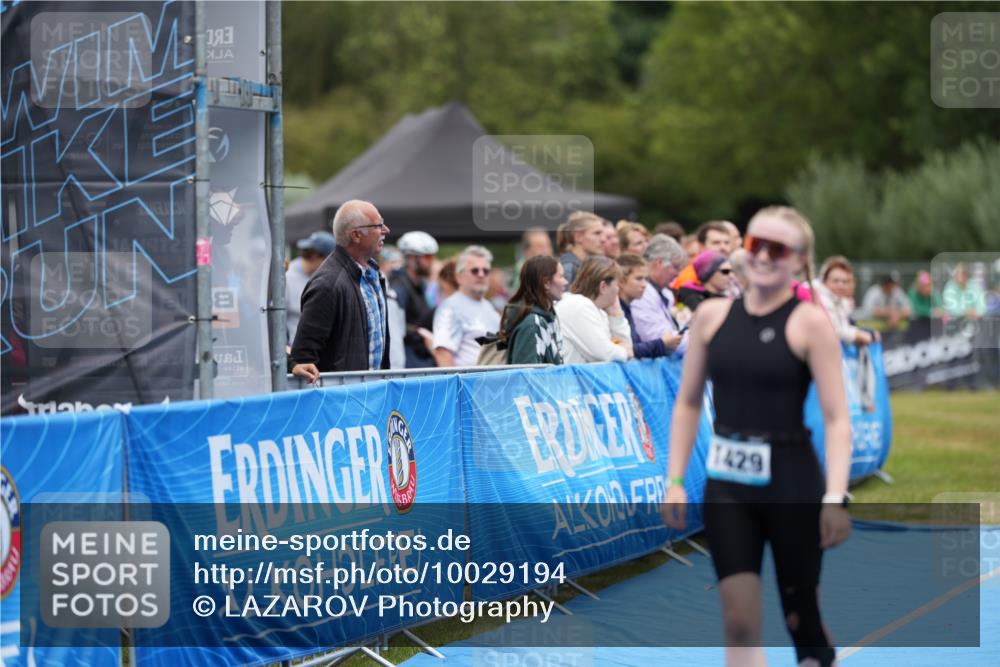 30.08.2026 - Elbe Triathlon Hamburg LAZAROV Photography http://msf.ph/oto/10029194 30.08.2026 12:14:22 Ziel 1429 meine-sportfotos.de