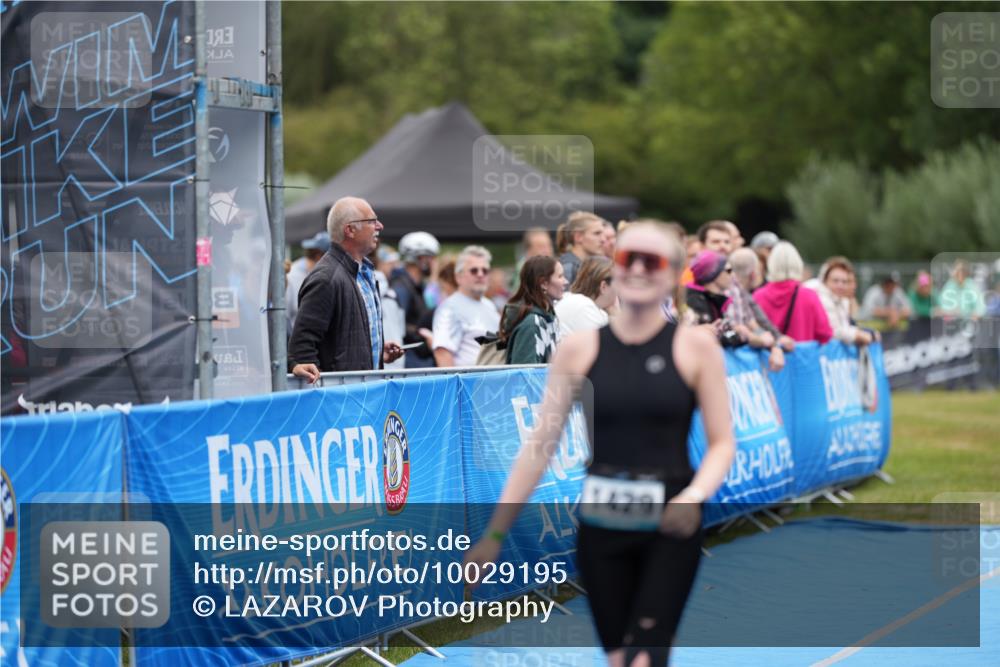 30.08.2026 - Elbe Triathlon Hamburg LAZAROV Photography http://msf.ph/oto/10029195 30.08.2026 12:14:23 Ziel 1429 meine-sportfotos.de