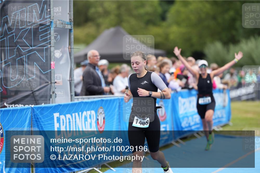 30.08.2026 - Elbe Triathlon Hamburg LAZAROV Photography http://msf.ph/oto/10029196 30.08.2026 12:14:37 Ziel 1469, 1502, 1678 meine-sportfotos.de