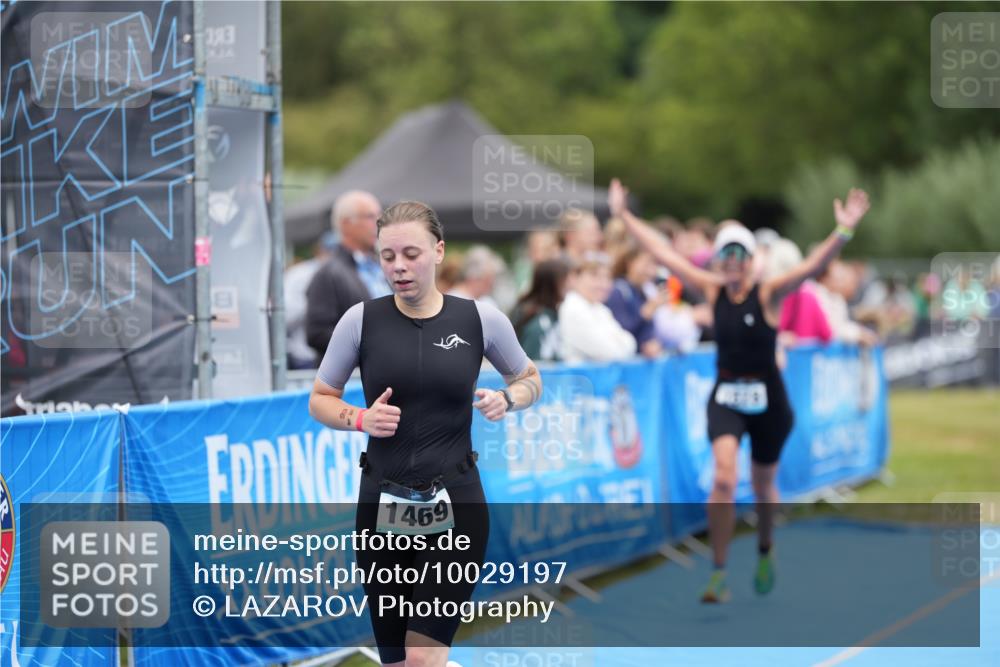 30.08.2026 - Elbe Triathlon Hamburg LAZAROV Photography http://msf.ph/oto/10029197 30.08.2026 12:14:37 Ziel 1469, 1502, 1678 meine-sportfotos.de