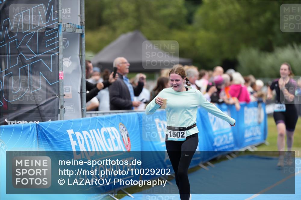 30.08.2026 - Elbe Triathlon Hamburg LAZAROV Photography http://msf.ph/oto/10029202 30.08.2026 12:14:44 Ziel 1485, 1502, 1629 meine-sportfotos.de