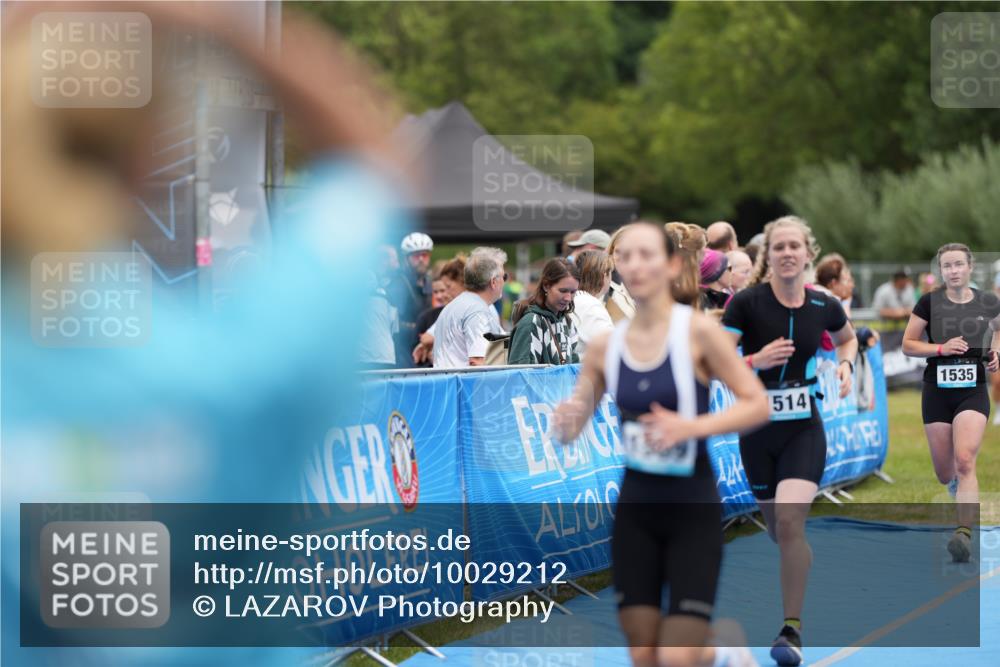 30.08.2026 - Elbe Triathlon Hamburg LAZAROV Photography http://msf.ph/oto/10029212 30.08.2026 12:15:08 Ziel 1512, 1514, 1535, 1569 meine-sportfotos.de