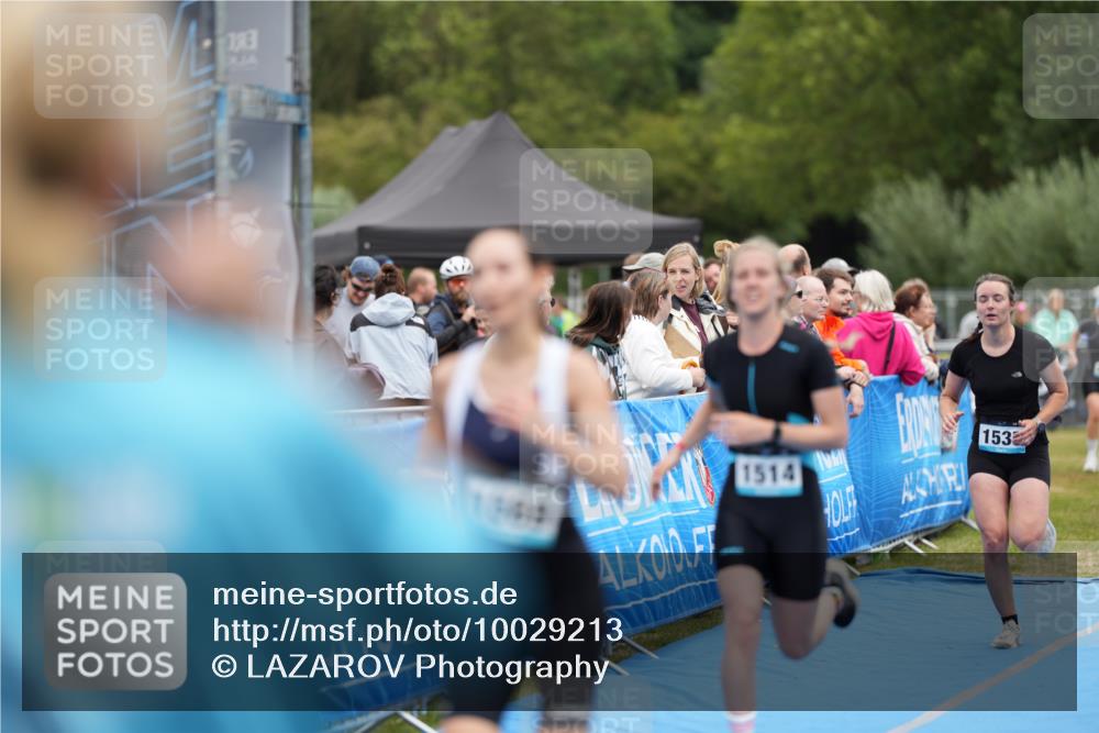30.08.2026 - Elbe Triathlon Hamburg LAZAROV Photography http://msf.ph/oto/10029213 30.08.2026 12:15:08 Ziel 1512, 1514, 1535, 1569 meine-sportfotos.de