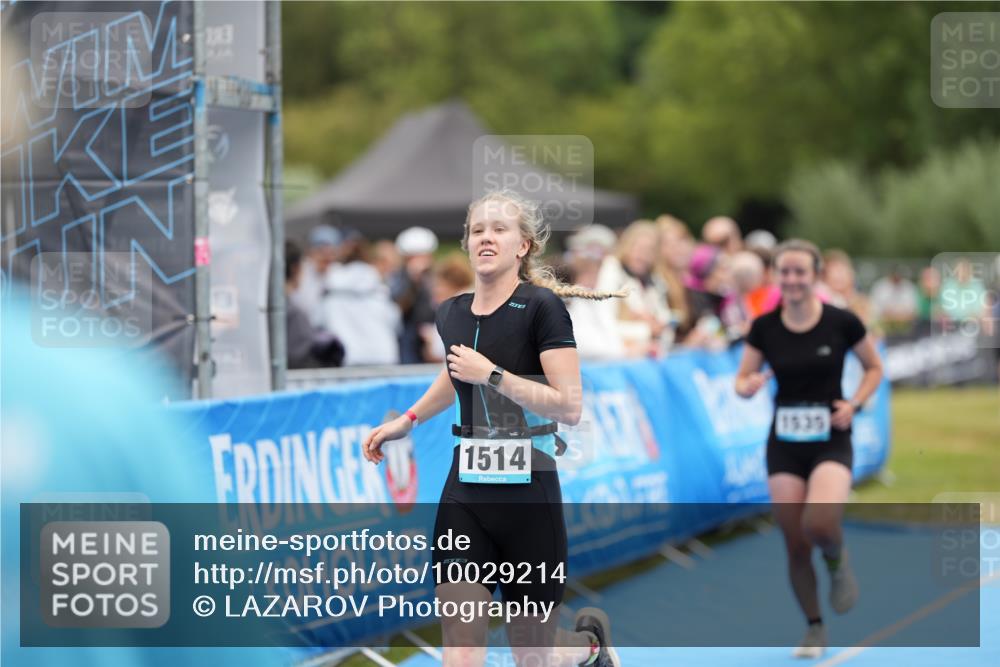 30.08.2026 - Elbe Triathlon Hamburg LAZAROV Photography http://msf.ph/oto/10029214 30.08.2026 12:15:09 Ziel 1512, 1514, 1535, 1569 meine-sportfotos.de