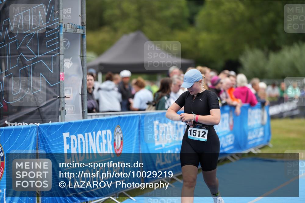 30.08.2026 - Elbe Triathlon Hamburg LAZAROV Photography http://msf.ph/oto/10029219 30.08.2026 12:15:15 Ziel 1512 meine-sportfotos.de