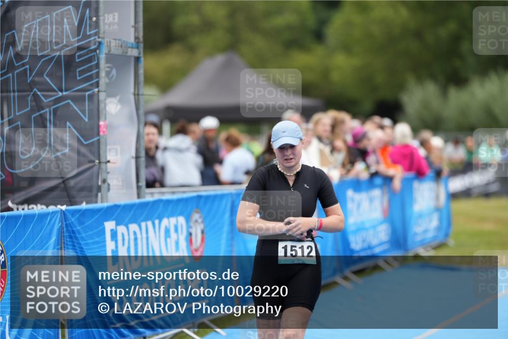 30.08.2026 - Elbe Triathlon Hamburg LAZAROV Photography http://msf.ph/oto/10029220 30.08.2026 12:15:16 Ziel 1512 meine-sportfotos.de