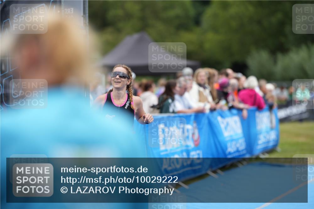 30.08.2026 - Elbe Triathlon Hamburg LAZAROV Photography http://msf.ph/oto/10029222 30.08.2026 12:15:27 Ziel 1665 meine-sportfotos.de