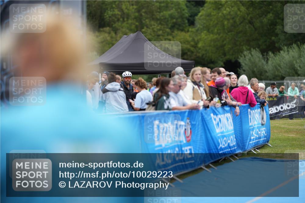30.08.2026 - Elbe Triathlon Hamburg LAZAROV Photography http://msf.ph/oto/10029223 30.08.2026 12:15:27 Ziel 1665 meine-sportfotos.de