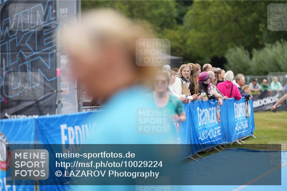30.08.2026 - Elbe Triathlon Hamburg LAZAROV Photography http://msf.ph/oto/10029224 30.08.2026 12:15:37 Ziel 1498, 1554 meine-sportfotos.de