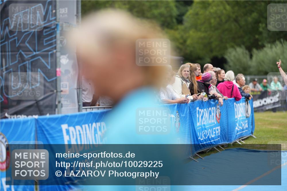 30.08.2026 - Elbe Triathlon Hamburg LAZAROV Photography http://msf.ph/oto/10029225 30.08.2026 12:15:37 Ziel 1498, 1554 meine-sportfotos.de