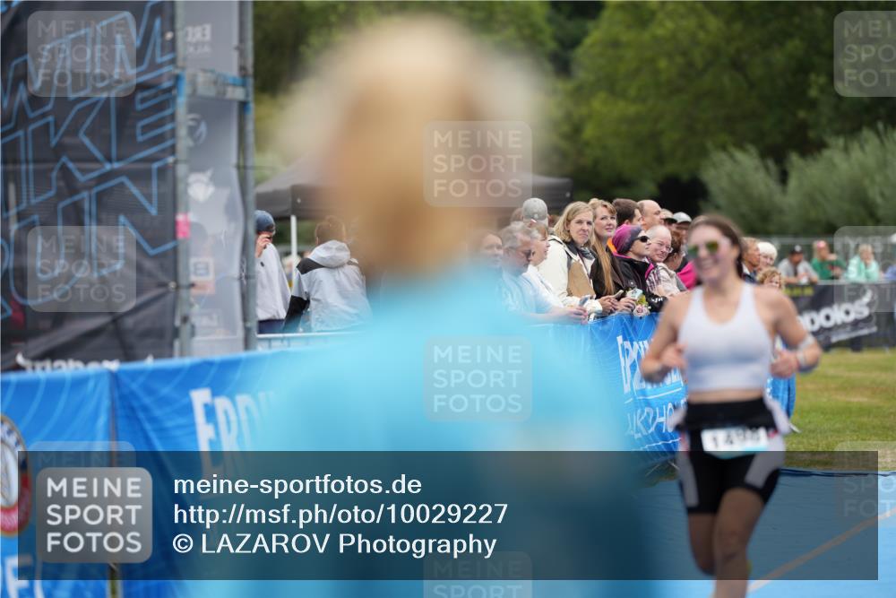 30.08.2026 - Elbe Triathlon Hamburg LAZAROV Photography http://msf.ph/oto/10029227 30.08.2026 12:15:40 Ziel 1498, 1554 meine-sportfotos.de