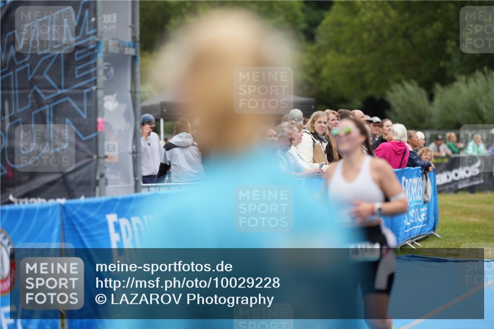 30.08.2026 - Elbe Triathlon Hamburg LAZAROV Photography http://msf.ph/oto/10029228 30.08.2026 12:15:41 Ziel 1498, 1554 meine-sportfotos.de