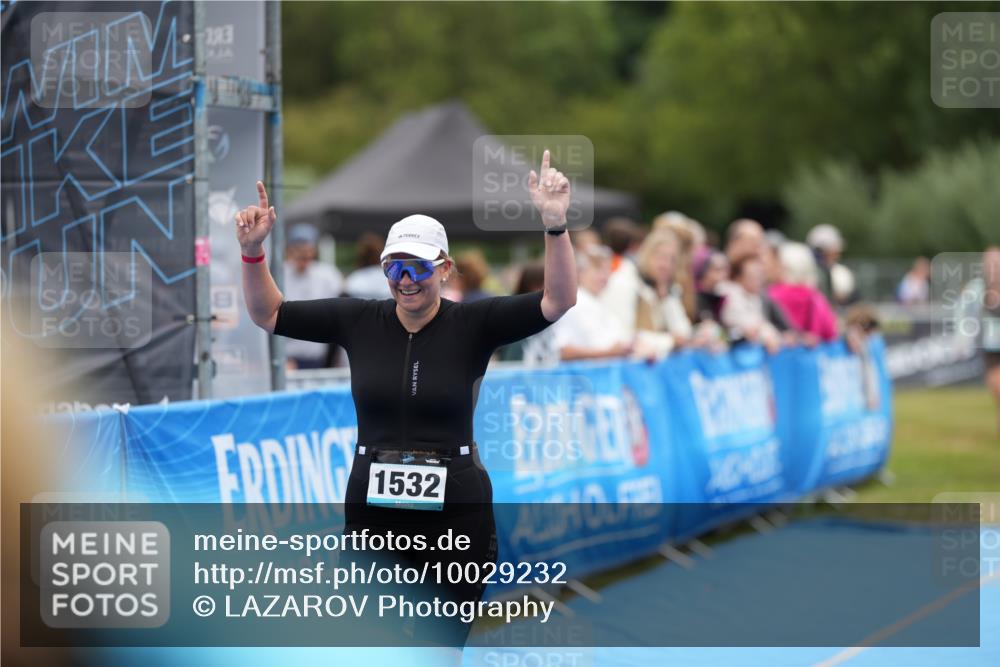 30.08.2026 - Elbe Triathlon Hamburg LAZAROV Photography http://msf.ph/oto/10029232 30.08.2026 12:16:10 Ziel 1465, 1532, 1702 meine-sportfotos.de