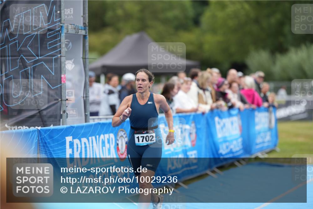 30.08.2026 - Elbe Triathlon Hamburg LAZAROV Photography http://msf.ph/oto/10029236 30.08.2026 12:16:15 Ziel 1465, 1702 meine-sportfotos.de