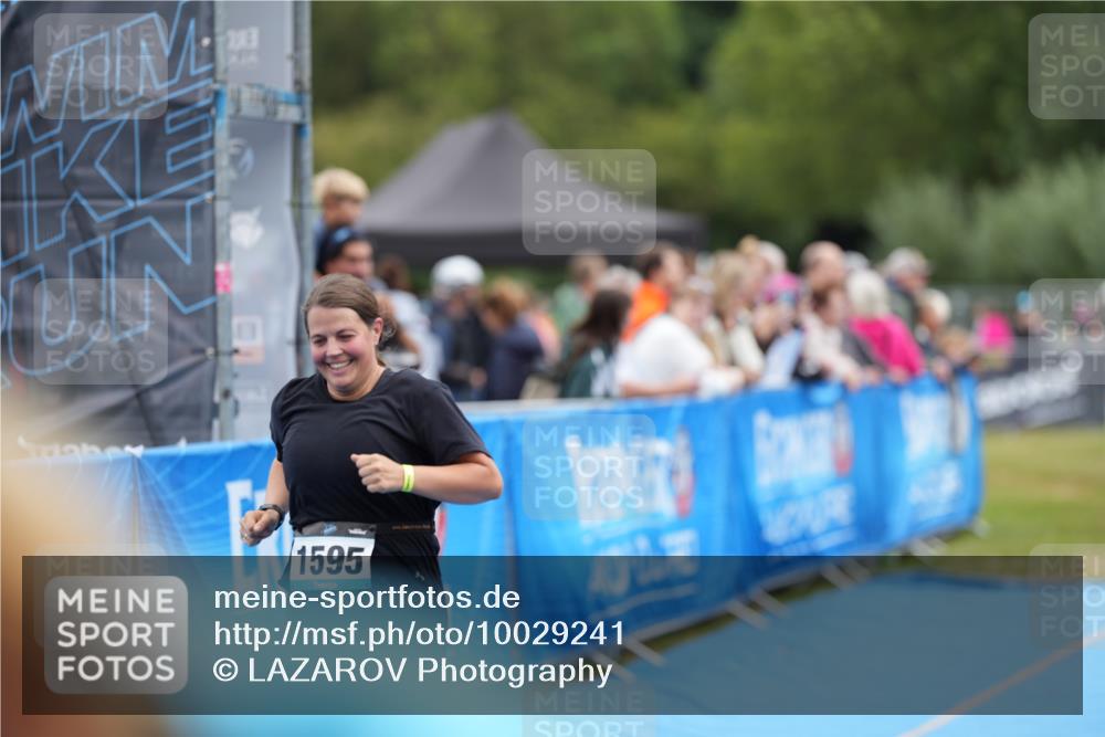 30.08.2026 - Elbe Triathlon Hamburg LAZAROV Photography http://msf.ph/oto/10029241 30.08.2026 12:16:34 Ziel 1595 meine-sportfotos.de