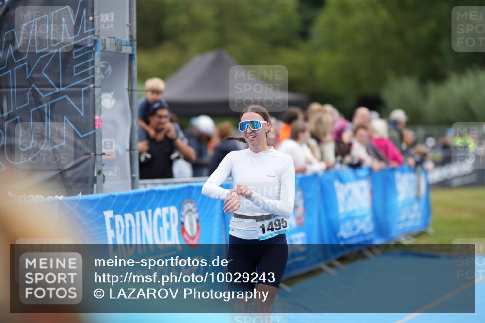 30.08.2026 - Elbe Triathlon Hamburg LAZAROV Photography http://msf.ph/oto/10029243 30.08.2026 12:16:47 Ziel 1482, 1495 meine-sportfotos.de