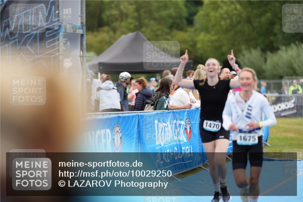 30.08.2026 - Elbe Triathlon Hamburg LAZAROV Photography http://msf.ph/oto/10029250 30.08.2026 12:17:02 Ziel 1470, 1647, 1675 meine-sportfotos.de