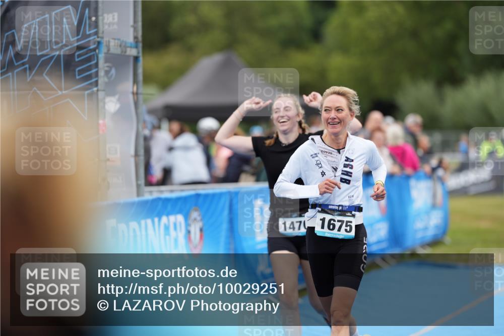 30.08.2026 - Elbe Triathlon Hamburg LAZAROV Photography http://msf.ph/oto/10029251 30.08.2026 12:17:03 Ziel 1470, 1647, 1675 meine-sportfotos.de