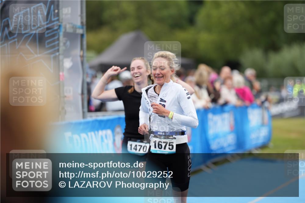 30.08.2026 - Elbe Triathlon Hamburg LAZAROV Photography http://msf.ph/oto/10029252 30.08.2026 12:17:03 Ziel 1470, 1647, 1675 meine-sportfotos.de