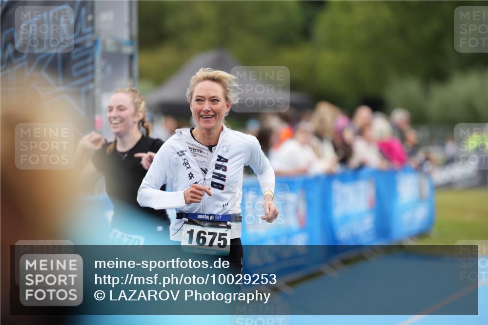 30.08.2026 - Elbe Triathlon Hamburg LAZAROV Photography http://msf.ph/oto/10029253 30.08.2026 12:17:03 Ziel 1470, 1647, 1675 meine-sportfotos.de