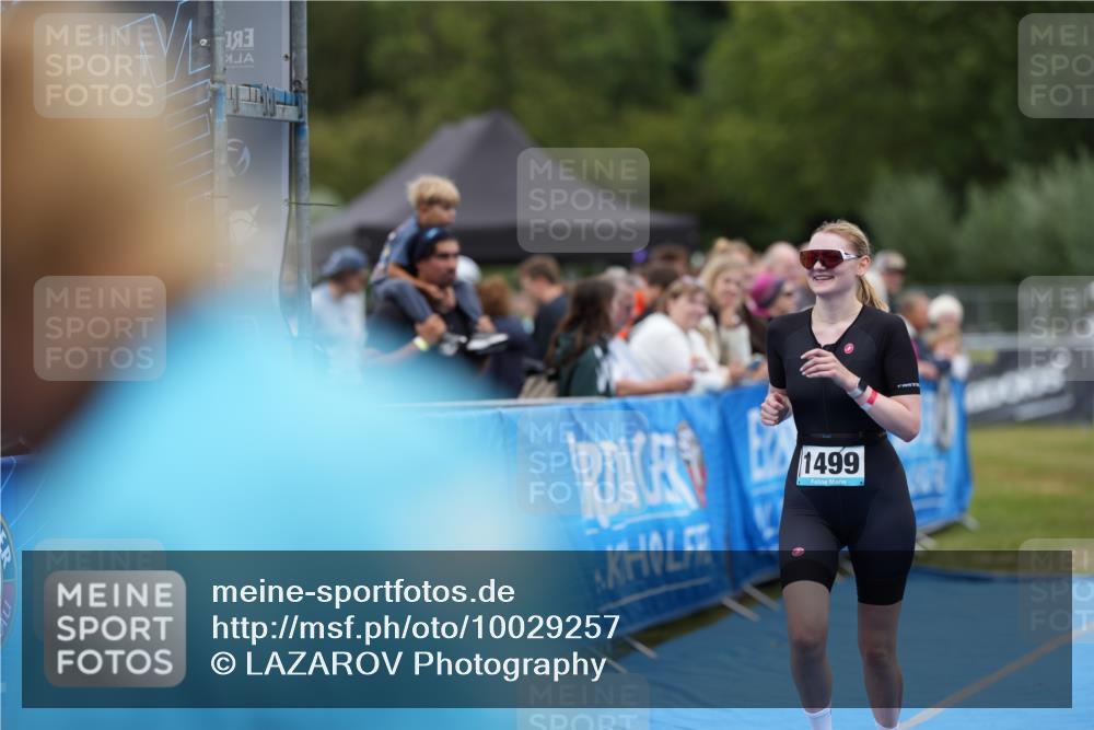 30.08.2026 - Elbe Triathlon Hamburg LAZAROV Photography http://msf.ph/oto/10029257 30.08.2026 12:17:40 Ziel 1499 meine-sportfotos.de