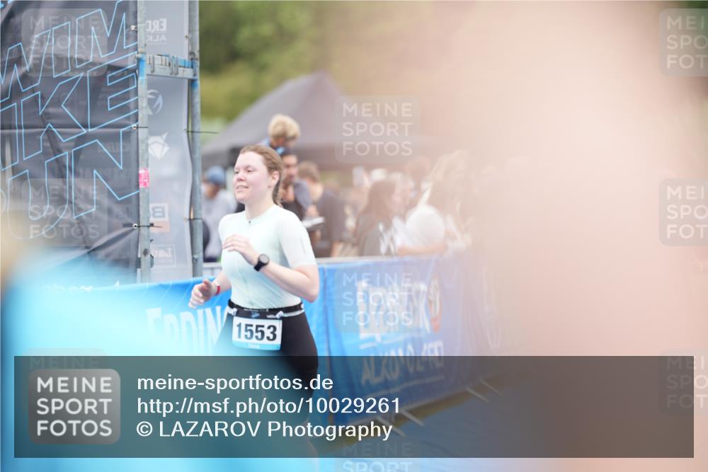 30.08.2026 - Elbe Triathlon Hamburg LAZAROV Photography http://msf.ph/oto/10029261 30.08.2026 12:17:52 Ziel 1351, 1553, 1607 meine-sportfotos.de