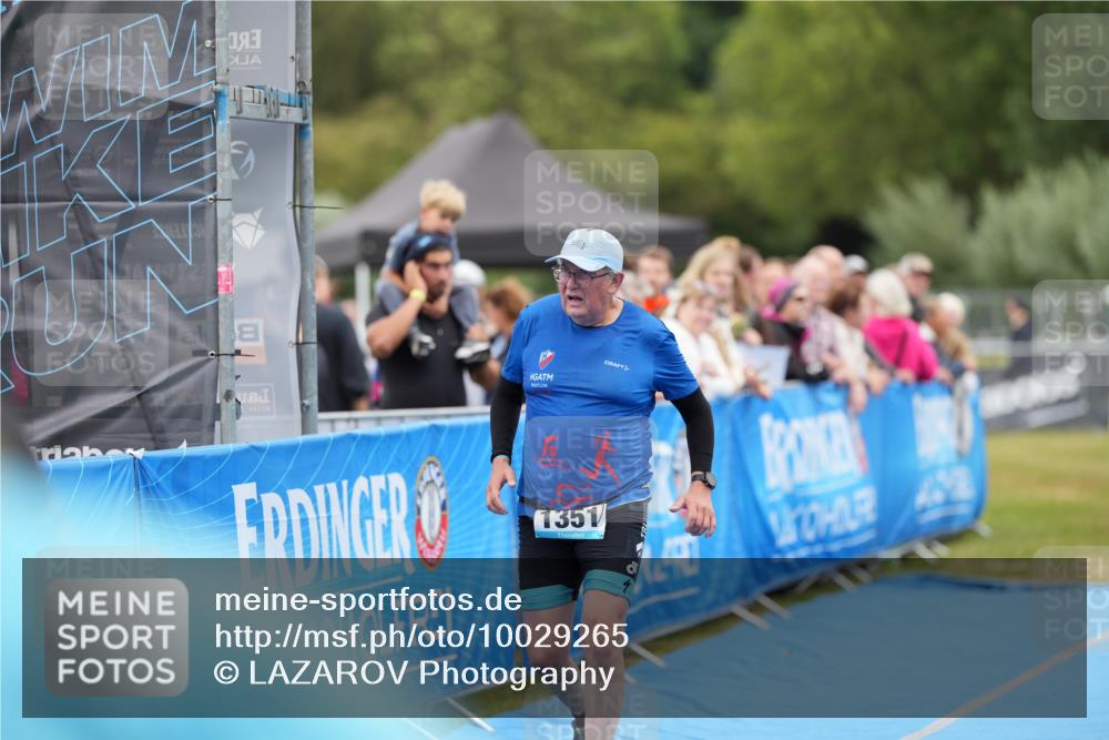 30.08.2026 - Elbe Triathlon Hamburg LAZAROV Photography http://msf.ph/oto/10029265 30.08.2026 12:17:56 Ziel 1351, 1553, 1607 meine-sportfotos.de