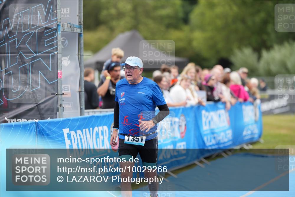 30.08.2026 - Elbe Triathlon Hamburg LAZAROV Photography http://msf.ph/oto/10029266 30.08.2026 12:17:56 Ziel 1351, 1553, 1607 meine-sportfotos.de