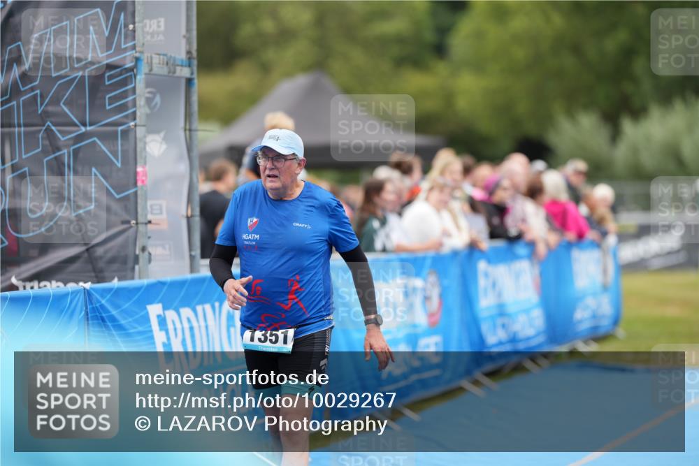 30.08.2026 - Elbe Triathlon Hamburg LAZAROV Photography http://msf.ph/oto/10029267 30.08.2026 12:17:56 Ziel 1351, 1553, 1607 meine-sportfotos.de