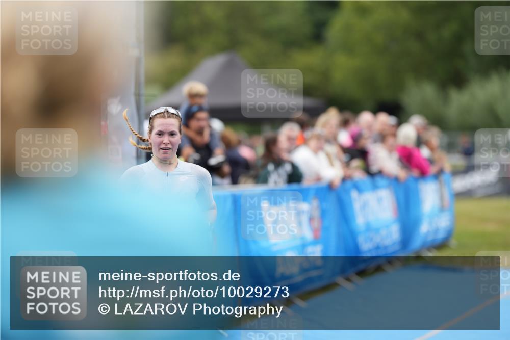 30.08.2026 - Elbe Triathlon Hamburg LAZAROV Photography http://msf.ph/oto/10029273 30.08.2026 12:18:24 Ziel 1521 meine-sportfotos.de