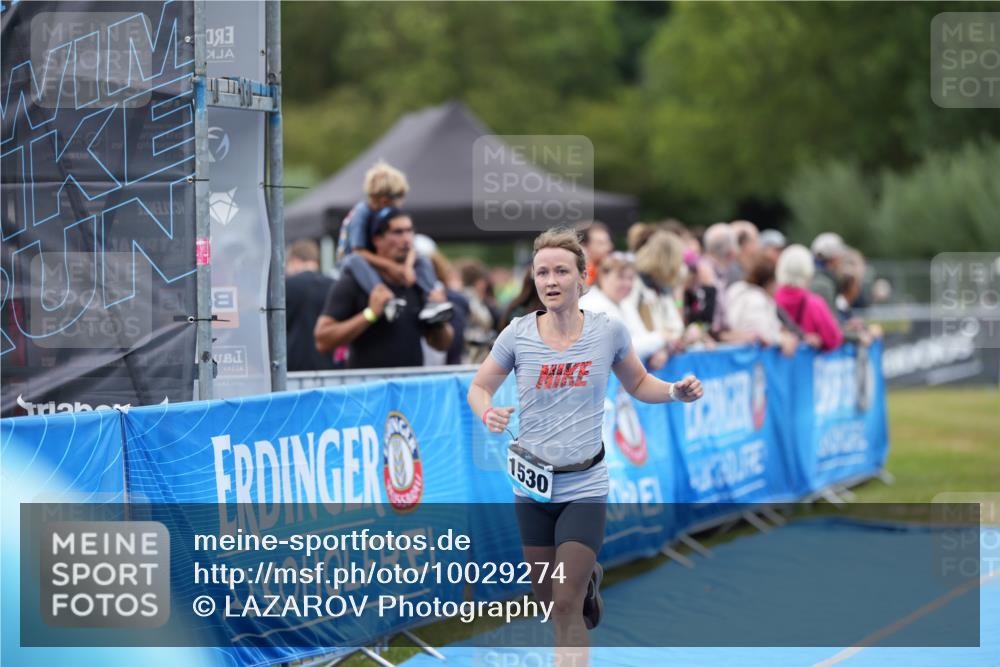 30.08.2026 - Elbe Triathlon Hamburg LAZAROV Photography http://msf.ph/oto/10029274 30.08.2026 12:18:38 Ziel 1530, 1601 meine-sportfotos.de