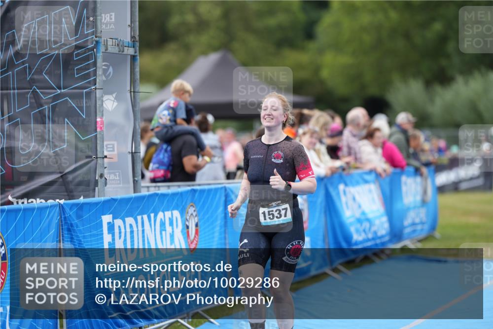 30.08.2026 - Elbe Triathlon Hamburg LAZAROV Photography http://msf.ph/oto/10029286 30.08.2026 12:19:22 Ziel 1537 meine-sportfotos.de