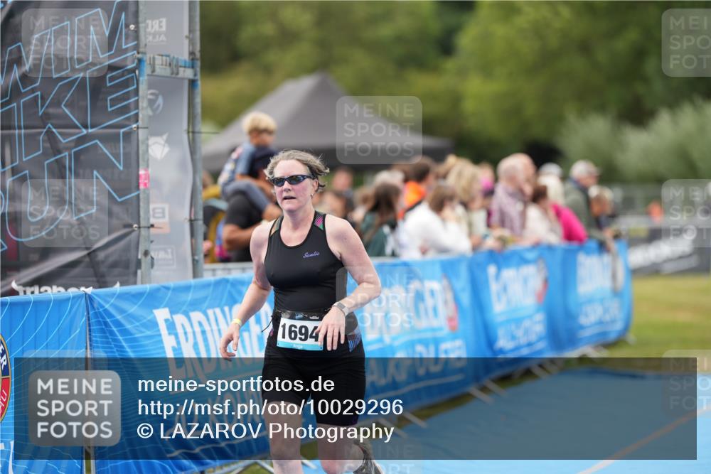 30.08.2026 - Elbe Triathlon Hamburg LAZAROV Photography http://msf.ph/oto/10029296 30.08.2026 12:19:44 Ziel 1694 meine-sportfotos.de